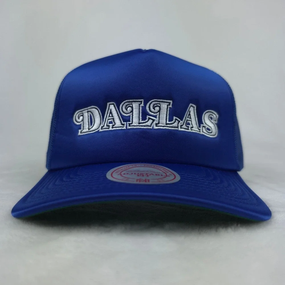 Dallas Mavs Mitchell & Ness NBA Trucker Hat Cap Embroidery Logo Blue Satin NWT